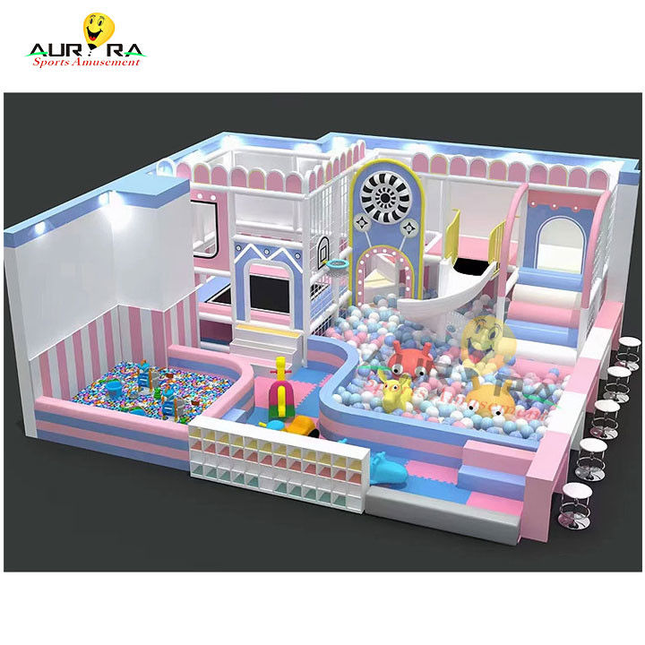 Equipo de juegos para niños en interiores