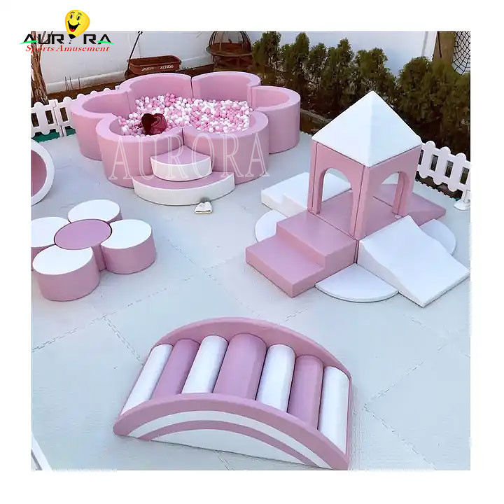 Conjunto de juegos suave Parque de juegos Pastel Escalar y jugar Bloques suaves Rosa Blanca Mini Flor