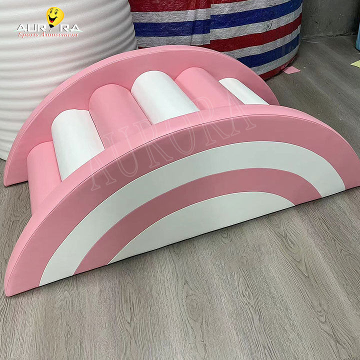 Conjunto de juegos suave Parque de juegos Pastel Escalar y jugar Bloques suaves Rosa Blanca Mini Flor