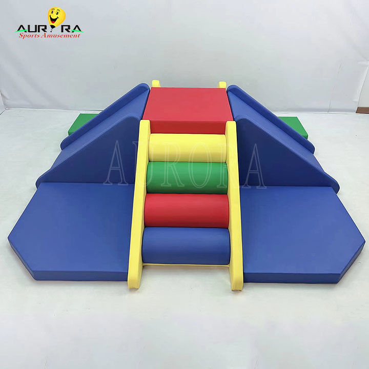 Equipo de juegos suaves para bebés de color para niños pequeños