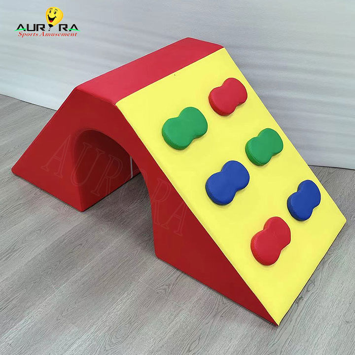 Equipo de juegos suaves para bebés de color para niños pequeños