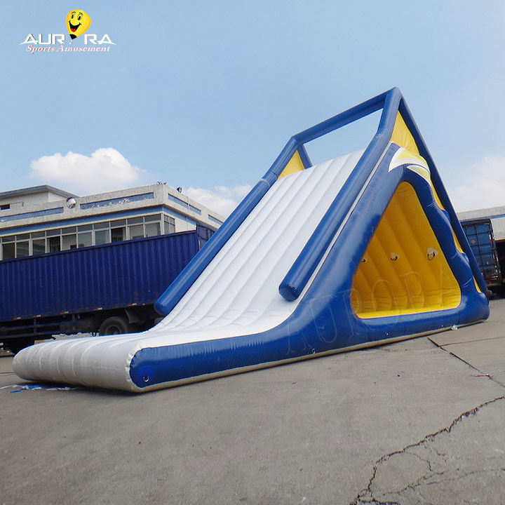Fiestas al aire libre juguetes de agua inflables tobogán flotante de agua escalada torre de muros para el mar