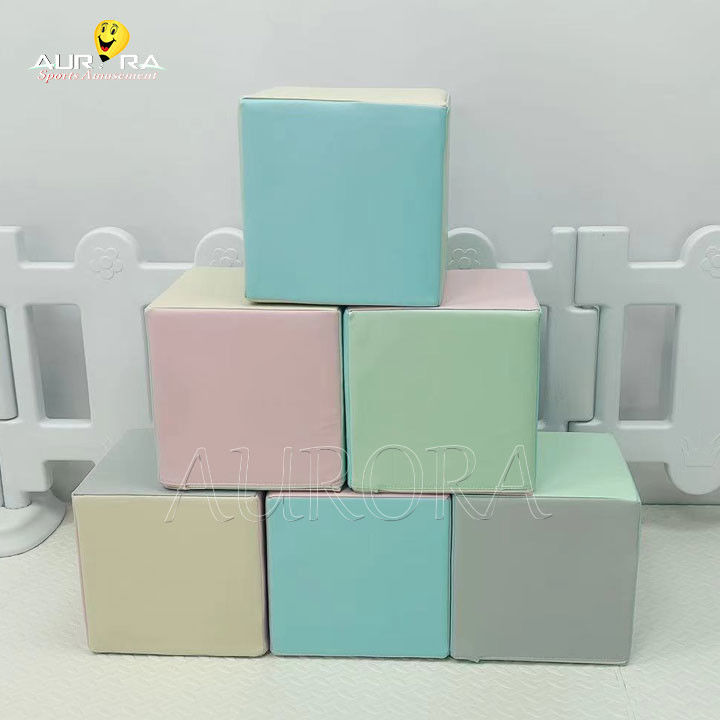 Colorido equipo de juego suave personalizado para niños de interior