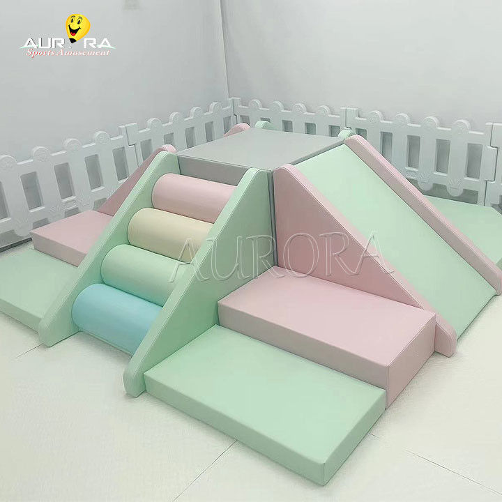 Colorido equipo de juego suave personalizado para niños de interior