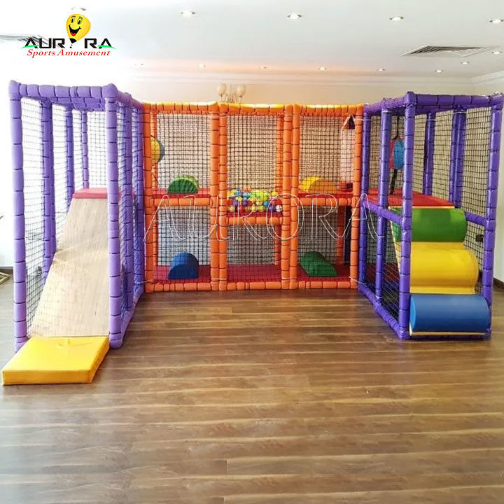 Pequeño área de juego interior suave Equipo de juegos para niños sala de juegos área de juegos McDonalds morado