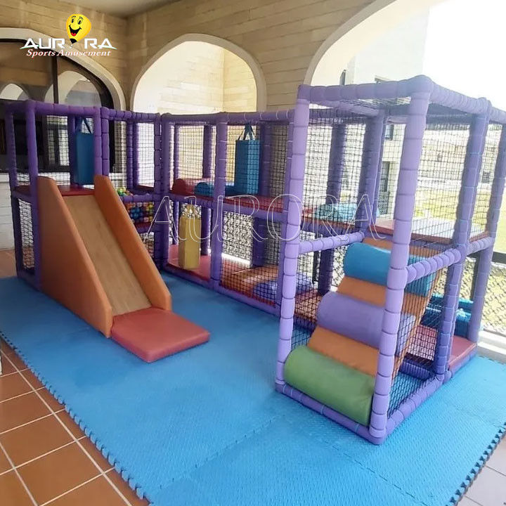 Pequeño área de juego interior suave Equipo de juegos para niños sala de juegos área de juegos McDonalds morado
