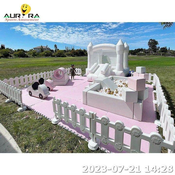 10 Pasajeros Soft Play Valla Niños Parque de juegos al aire libre Soft Play Puertas móviles para patios