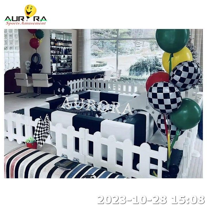 Equipo de juegos suaves inflables impermeables Área de juego interior Centro de cuidado infantil Niños Negro Blanco