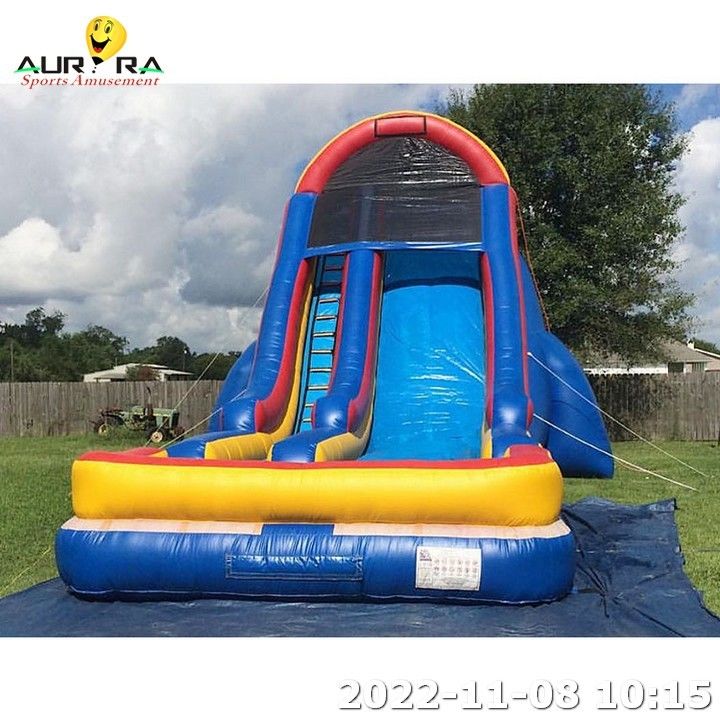 Deslizamientos de agua inflables para salto a la piscina castillos de fiesta alquiler azul