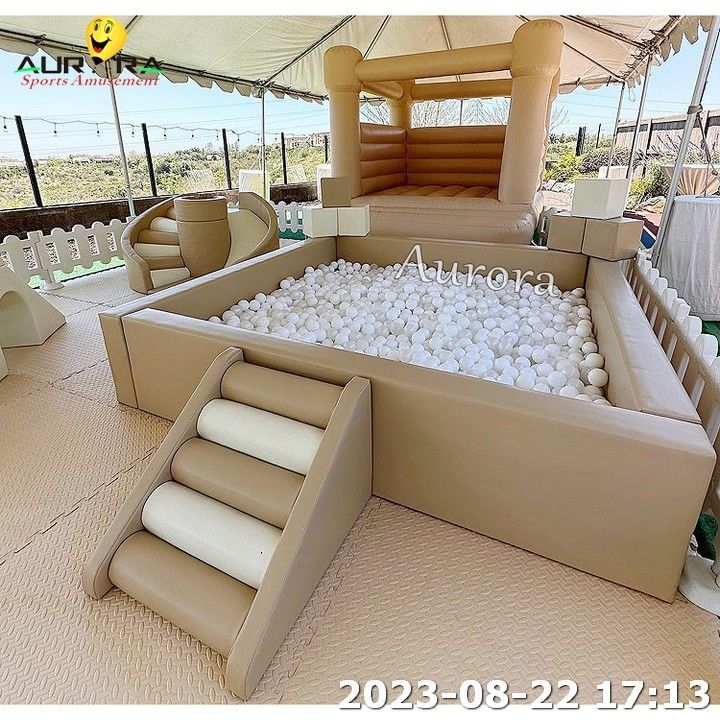 Jardín de juegos para niños Jardín de juegos interior Casa de salto blanco con tienda de bubbles deslizante