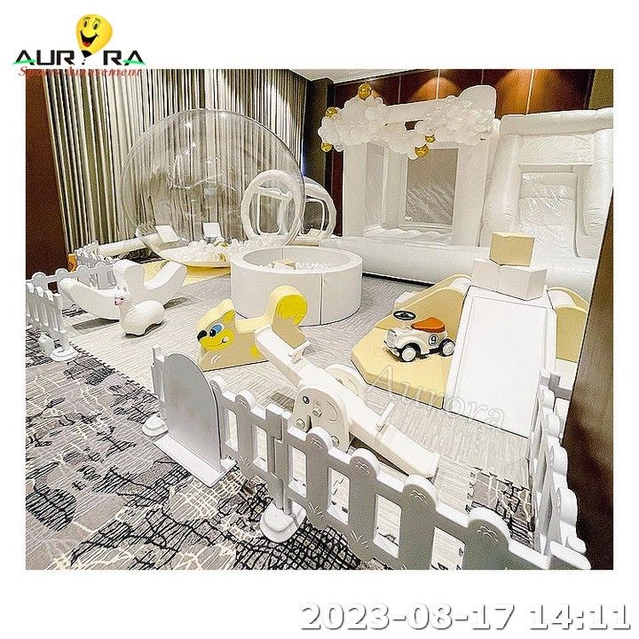 Jardín de juegos para niños Jardín de juegos interior Casa de salto blanco con tienda de bubbles deslizante