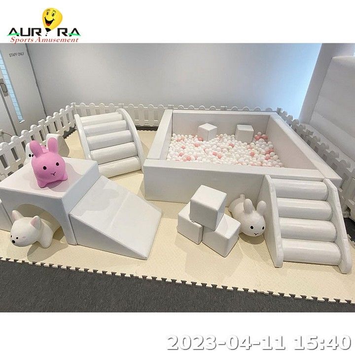 Equipo de juegos blancos y personalizados de juegos blandos alquiler de área de juegos para fiestas al aire libre