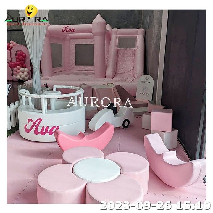 Área de juegos suave para niños con cerca