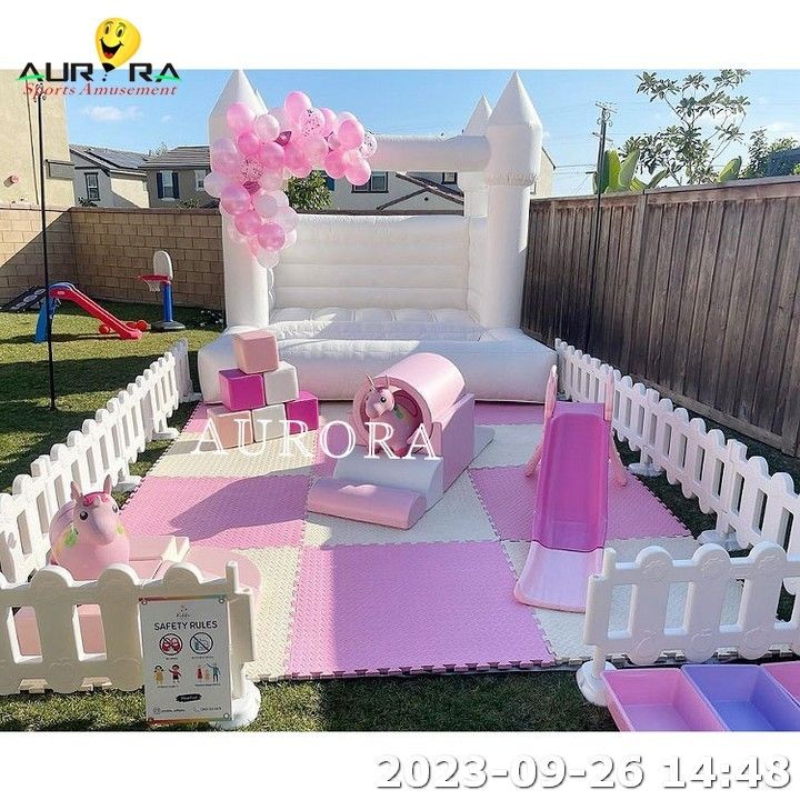 Área de juegos suave para niños con cerca